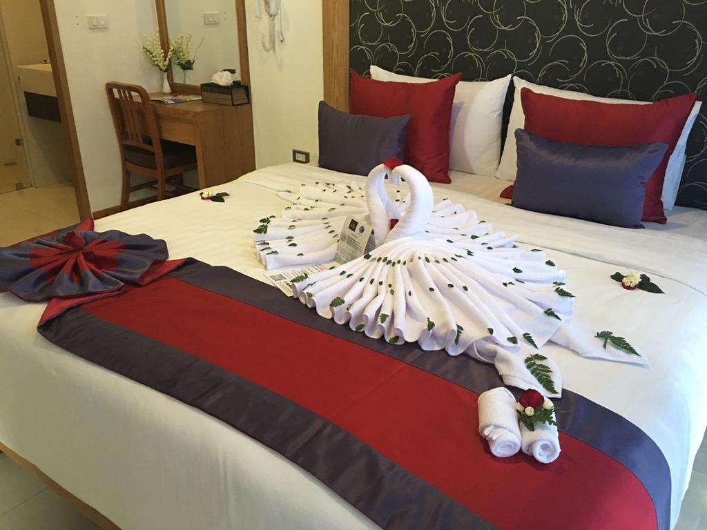 Grand Nai Harn Suites Rawai Kültér fotó
